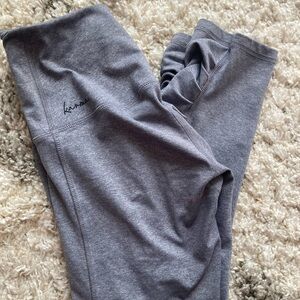 Karma Women’s Gray Capri Leggings NWOT